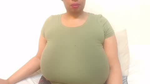 Snapshot of boobyqueen24 chatting on 22, 6, 2026 boobyqueen online show from 22, 6, 2026