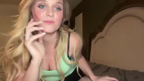 booksnlooksgirl online show from 17, 12, 2024