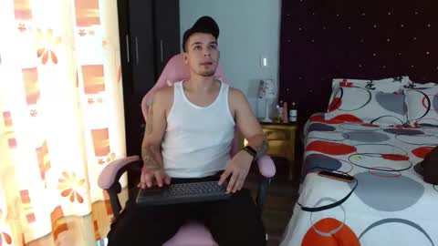 Snapshot of booyhott_ chatting on 27, 10, 2025 booyhott_ online show from 27, 10, 2025