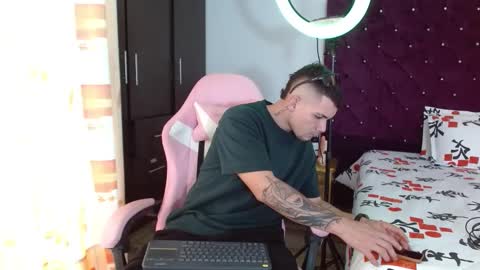 Snapshot of booyhott_ chatting on 10, 11, 2025 booyhott_ online show from 10, 11, 2025