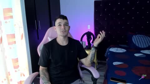 Snapshot of booyhott_ chatting on 23, 11, 2025 booyhott_ online show from 23, 11, 2025