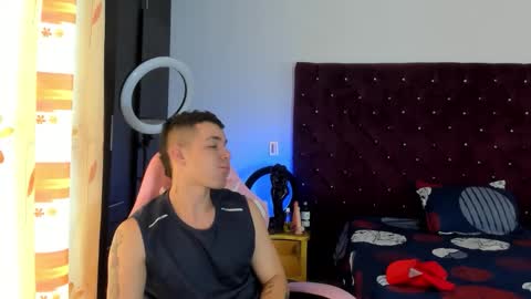 Snapshot of booyhott_ chatting on 28, 11, 2025 booyhott_ online show from 28, 11, 2025