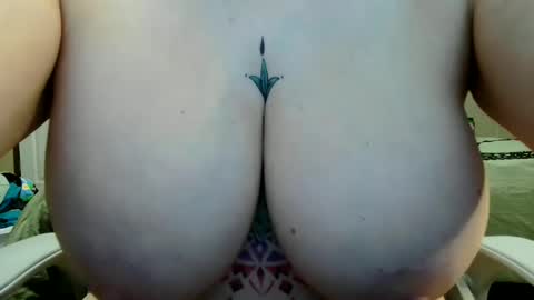 BoredCountryGirl online show from 13, 4, 2026