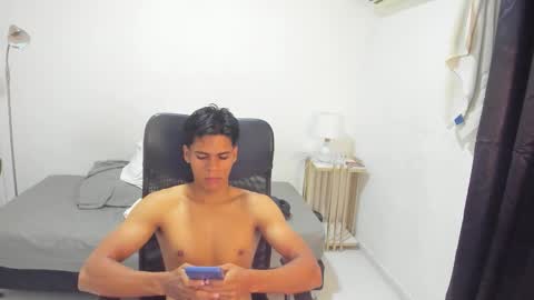 Snapshot of boss_master77 chatting on 12, 10, 2025 BOSS online show from 12, 10, 2025