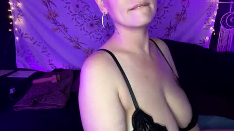 Snapshot of bossmomma chatting on 3, 2, 2025 BossMom online show from 3, 2, 2025