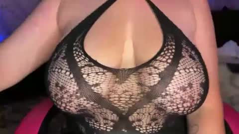 Snapshot of bossmomma chatting on 15, 9, 2025 BossMom online show from 15, 9, 2025