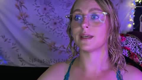 Snapshot of bossmomma chatting on 9, 10, 2025 BossMom online show from 9, 10, 2025