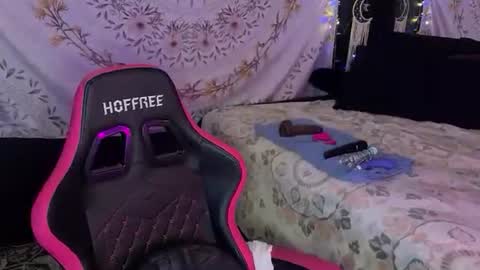 Snapshot of bossmomma chatting on 26, 10, 2025 BossMom online show from 26, 10, 2025