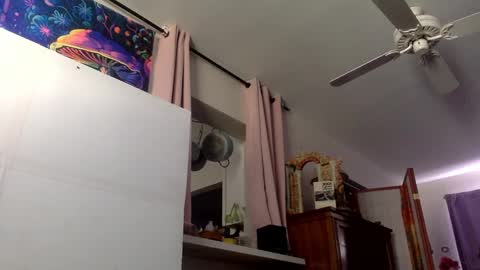 Bottomboo7 online show from 4, 1, 2025