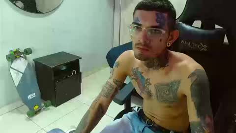boy_tatto777 online show from 24, 9, 2025