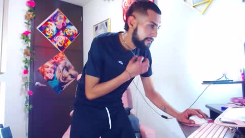 Snapshot of boybunnyerotic chatting on 25, 9, 2025 boybunnyerotic online show from 25, 9, 2025