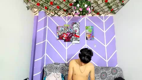 boys4hot_777 online show from 9, 3, 2025