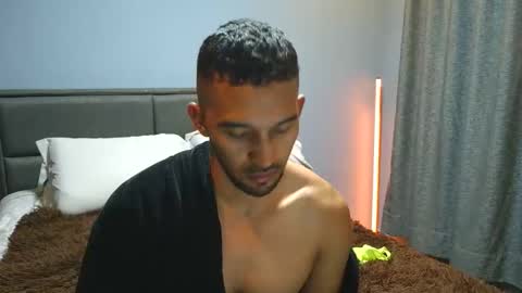 Snapshot of boyttomm chatting on 1, 6, 2026 boyttomm online show from 1, 6, 2026