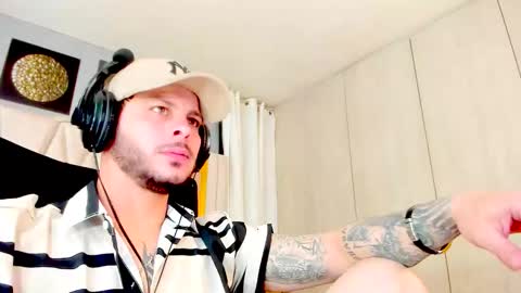 Snapshot of boyxxsexx69 chatting on 6, 11, 2025 Mateo online show from 6, 11, 2025