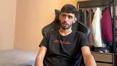 Snapshot of boyzinm2 chatting on 10, 11, 2025 boyzinm2 online show from 10, 11, 2025