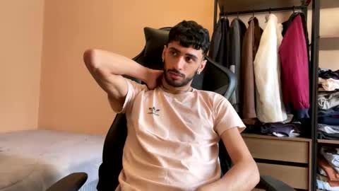 Snapshot of boyzinm2 chatting on 11, 11, 2025 boyzinm2 online show from 11, 11, 2025