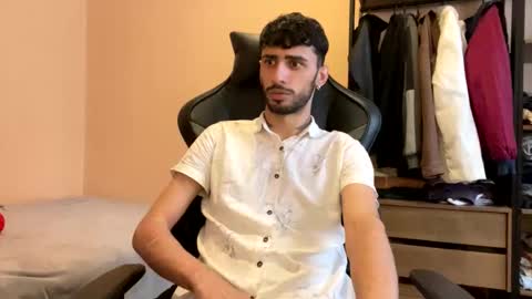 Snapshot of boyzinm2 chatting on 28, 11, 2025 boyzinm2 online show from 28, 11, 2025