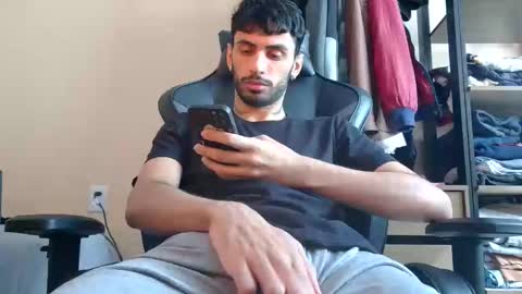 boyzinm2 online show from 29, 4, 2026
