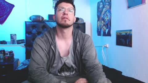 brad hot boy online show from 18, 12, 2024