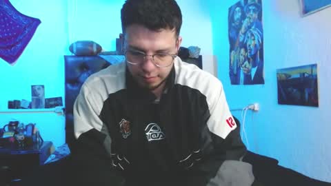 brad hot boy online show from 25, 9, 2025