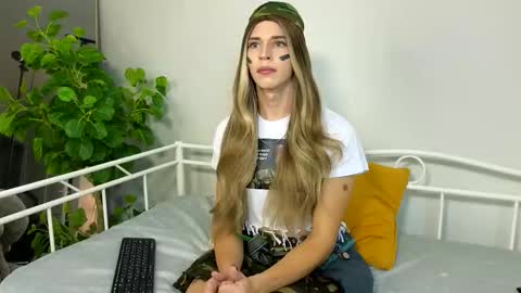 Snapshot of branda_kelly chatting on 13, 11, 2025 Branda online show from 13, 11, 2025