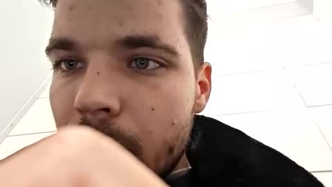 Snapshot of brandon_white_3 chatting on 21, 10, 2025 Brandon online show from 21, 10, 2025