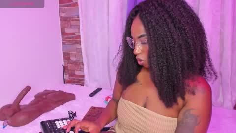 Snapshot of brandy_brow chatting on 7, 2, 2026 brandy Independent model online show from 7, 2, 2026