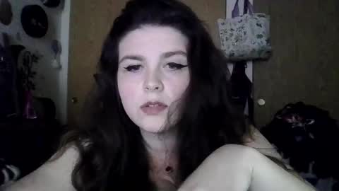 bratty_mamaa online show from 16, 9, 2025