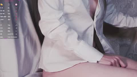 Evelyn .  online show from 2, 11, 2025