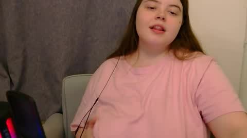 Snapshot of brattyprincess_emma chatting on 28, 10, 2025 Emma online show from 28, 10, 2025