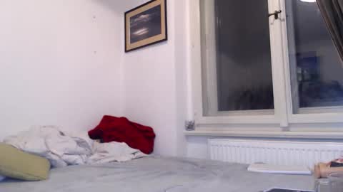 Snapshot of bratzdoll1994 chatting on 15, 12, 2025 bratzdoll1994 online show from 15, 12, 2025