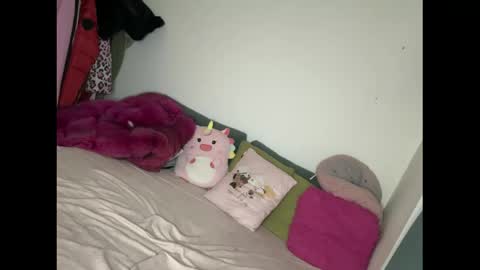 Snapshot of bratzdoll1994 chatting on 2, 4, 2026 bratzdoll1994 online show from 2, 4, 2026