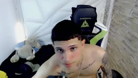 Snapshot of brayan_lopezz chatting on 4, 2, 2025 BRAYAN online show from 4, 2, 2025