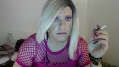 breeblowzcloudz online show from 13, 3, 2026