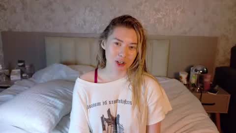 Snapshot of brenda_m00n chatting on 15, 6, 2026 Brenda online show from 15, 6, 2026