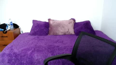 brendasantos_77 online show from 28, 10, 2025