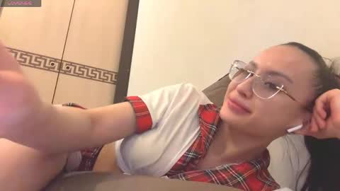 Snapshot of brendelle chatting on 29, 5, 2026 Mia online show from 29, 5, 2026