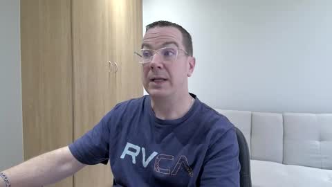 Snapshot of brettdj chatting on 15, 9, 2025 Brett online show from 15, 9, 2025