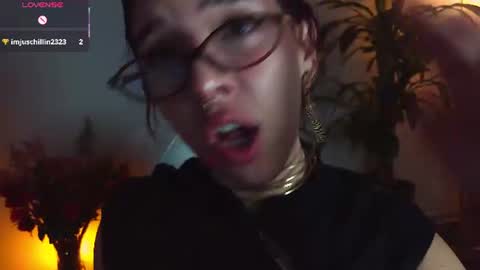 Snapshot of bri_von_dhara_ chatting on 21, 7, 2026 Bri online show from 21, 7, 2026