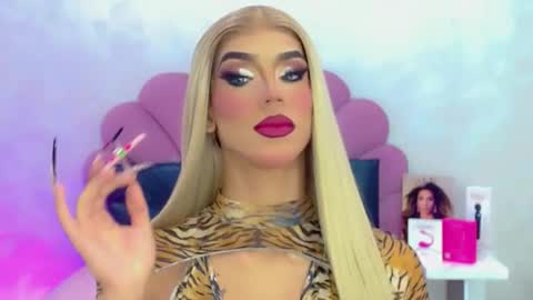 BRIANA online show from 12, 4, 2026