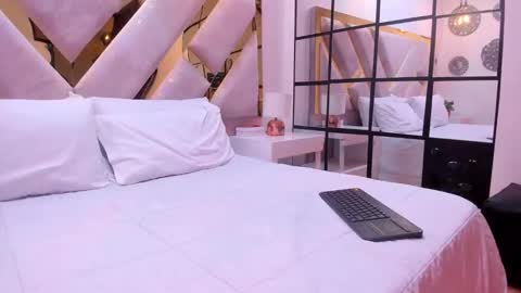 Brianna  online show from 25, 11, 2025