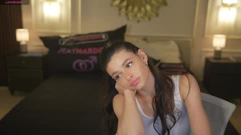 Snapshot of bright_diamonds_054 chatting on 24, 4, 2026 Diamonds Girls online show from 24, 4, 2026