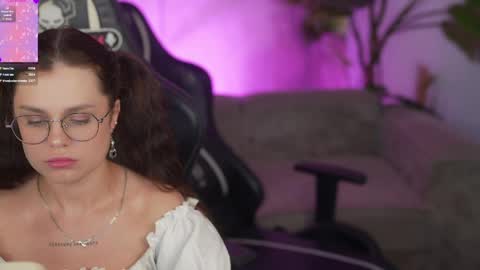 Snapshot of bright_diamonds_054 chatting on 3, 5, 2026 Diamonds Girls online show from 3, 5, 2026