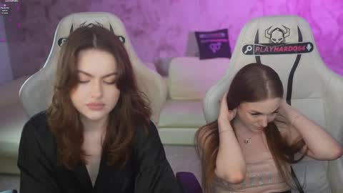 Snapshot of bright_diamonds_054 chatting on 22, 5, 2026 Diamonds Girls online show from 22, 5, 2026