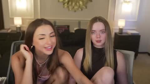 Snapshot of bright_diamonds_054 chatting on 27, 6, 2026 Diamonds Girls online show from 27, 6, 2026