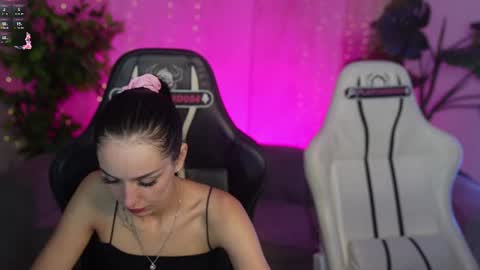 Snapshot of bright_diamonds_054 chatting on 10, 7, 2026 Diamonds Girls online show from 10, 7, 2026