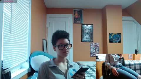 Snapshot of bright_pink_strawberry chatting on 2, 1, 2025 Strawberry online show from 2, 1, 2025