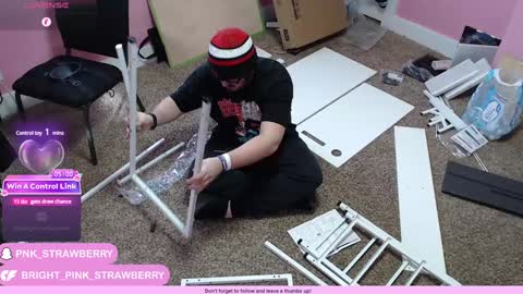 Snapshot of bright_pink_strawberry chatting on 27, 1, 2025 Strawberry online show from 27, 1, 2025