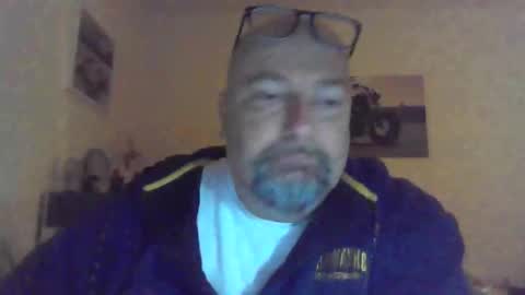 Brisco schner Schwanz online show from 2, 12, 2025