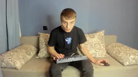 bristlebback online show from 15, 10, 2025